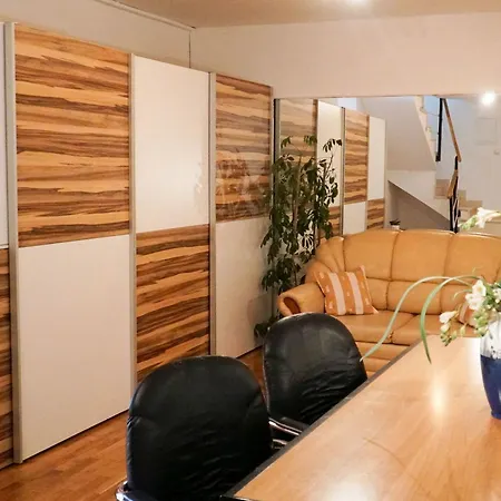 Duplex Tinel Apartment