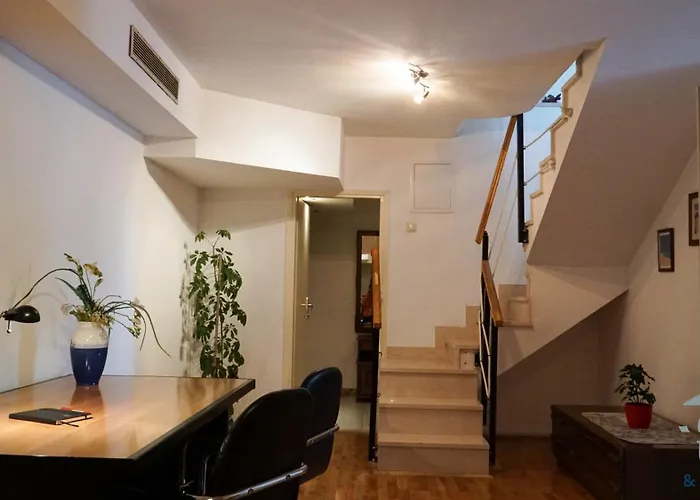 아파트 Duplex Tinel *