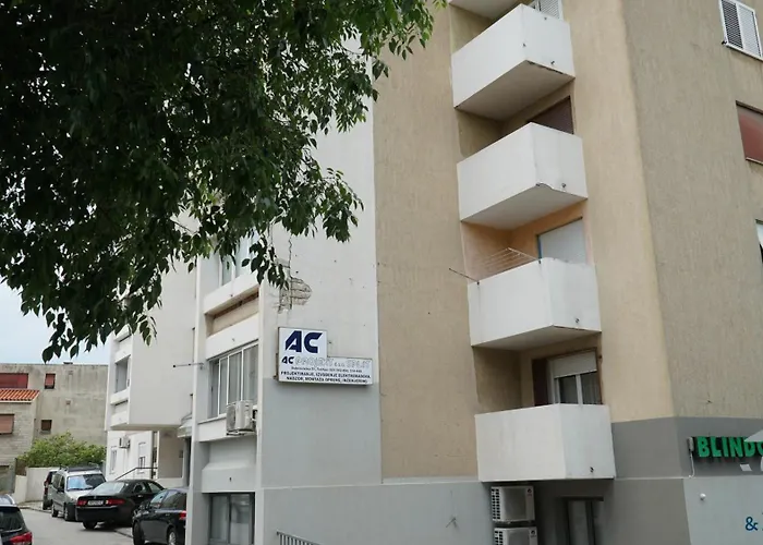 아파트 Duplex Tinel *