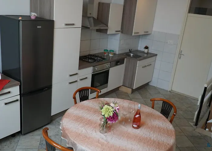 아파트 Duplex Tinel *